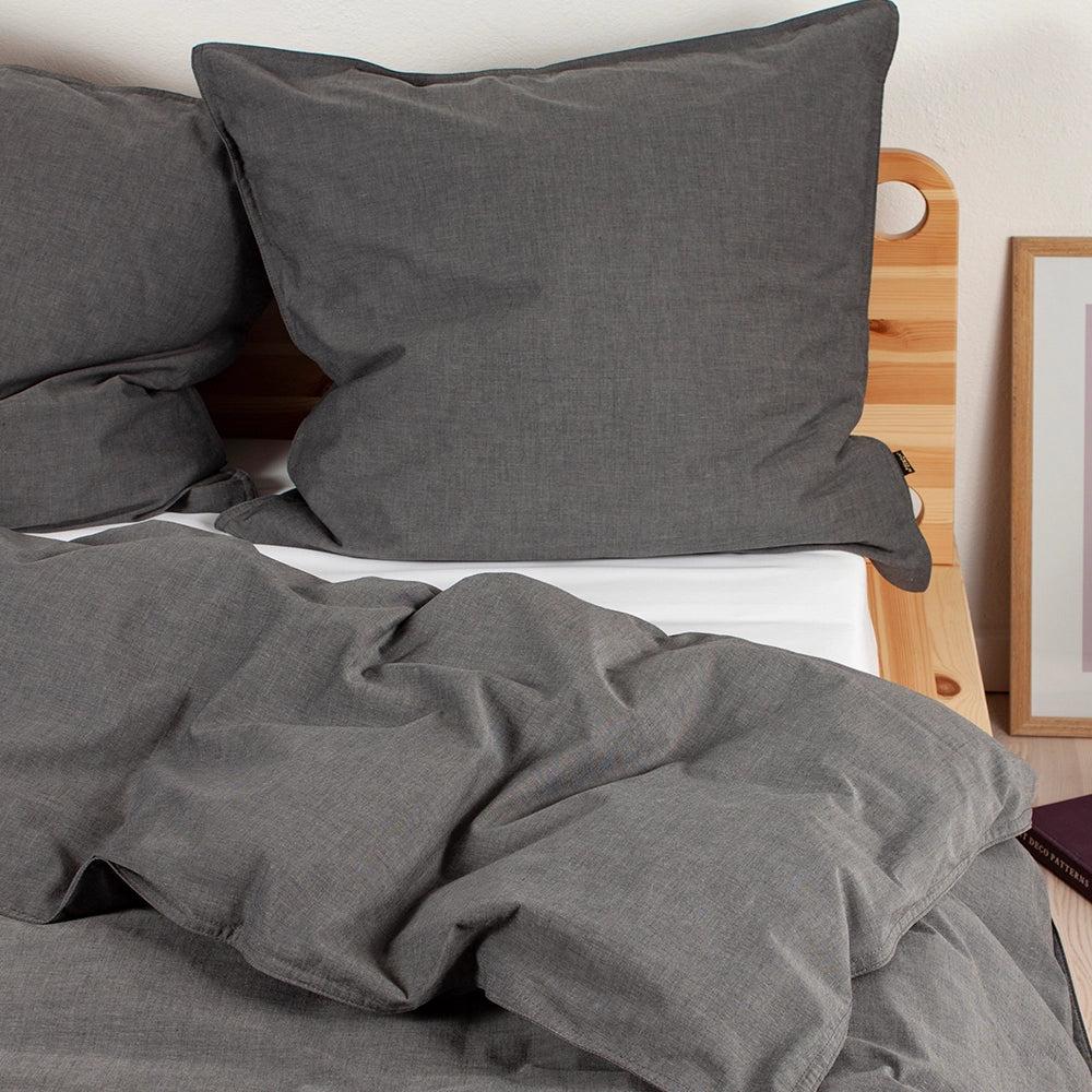 Night & Day HARVEST sengetøj i 100% bomuld – meleret grå med stilrent design